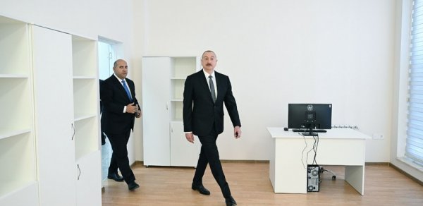 Prezident Kəngərlidə yerli icra strukturları üçün inşa edilmiş çoxfunksiyalı inzibati binada yaradılan şəraitlə tanış olub