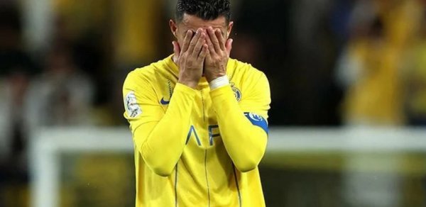 Ronaldu və klubu yeni müqavilə ilə bağlı danışıqları dayandırıblar