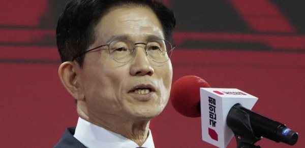Cənubi Koreyada hakim partiya prezidentliyə namizədini açıqladı