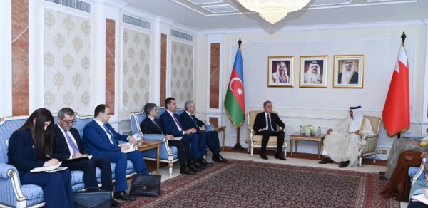 Azərbaycan və Bəhreyn XİN rəhbərləri görüşdü