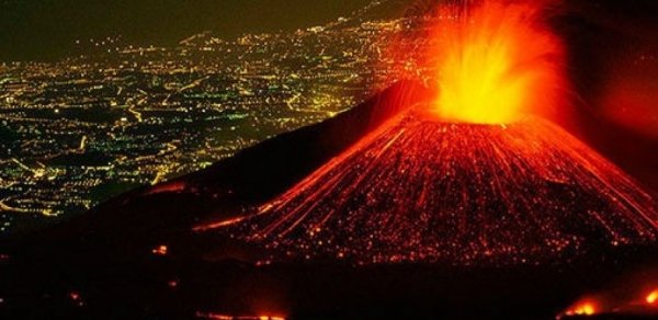 İtaliyadakı Etna vulkanı püskürdü