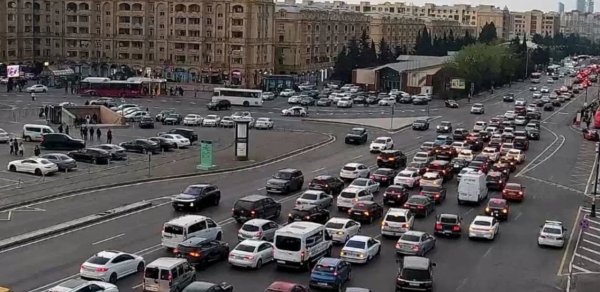 Bakıda bu yollarda sıxlıq var - SİYAHI