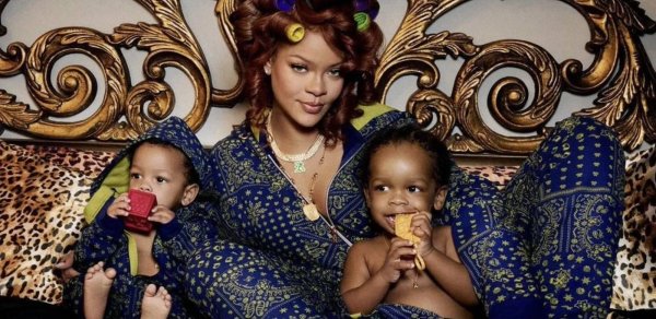 Rihanna övladlarına özü baxır