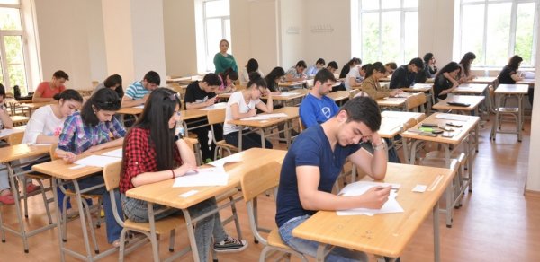 Azərbaycanda ali məktəbdə İLK