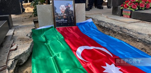 Sumqayıtda Birinci Qarabağ müharibəsinin şəhidi dəfn edildi - FOTOLAR