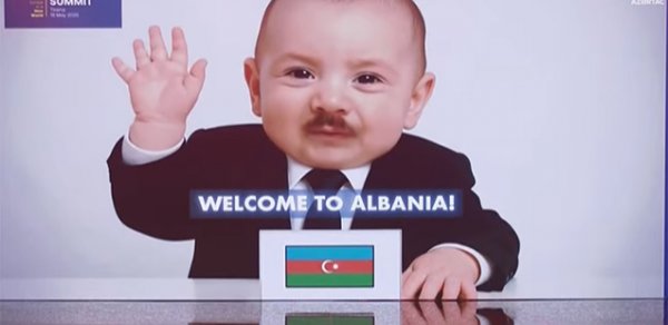 Prezidentləri güldürən sürpriz...- VİDEO