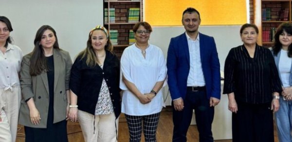 Təhsildə müasir trendlər – Pedaqoqlar üçün süni intellekt mövzusunda interaktiv sessiya keçirildi