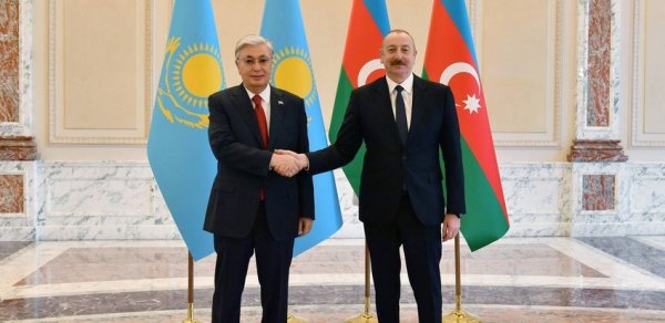 İlham Əliyev qazaxıstanlı həmkarını ad günü münasibəti təbrik etdi