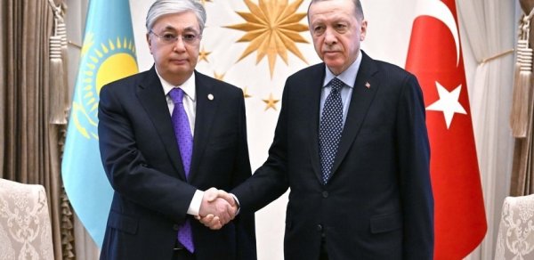 Türkiyə və Qazaxıstan liderlərləri ikitərəfli məsələləri müzakirə ediblər