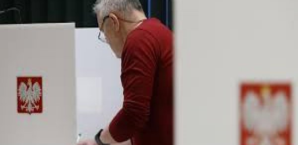 Polşada prezident seçkiləri keçirilr