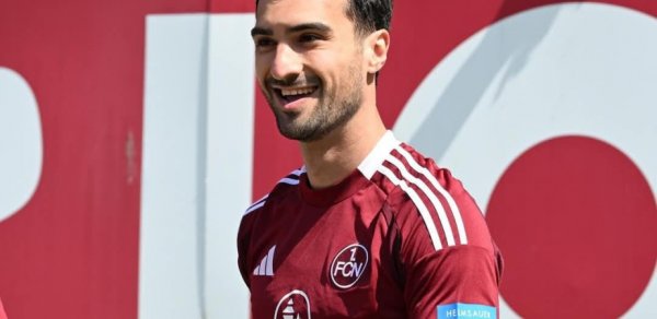 Mahir Emreli "Nürnberq"in heyətində növbəti qolunu vurub
