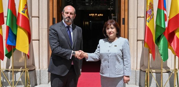 Sahibə Qafarova İspaniya Senatının sədri ilə görüşüb