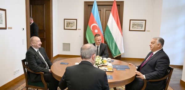 İlham Əliyevin Orban ilə məhdud tərkibdə görüşü oldu - FOTOLAR