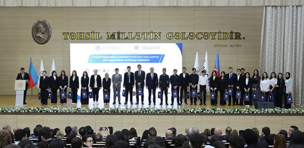 308 tələbəyə “Adlı təqaüd” verildi - FOTOLAR