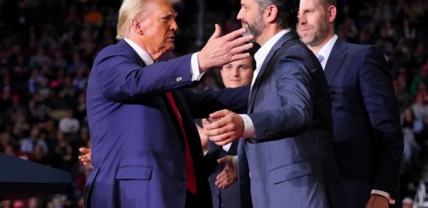 Trampın oğlu prezident seçkilərində iştirakını mümkün sayır