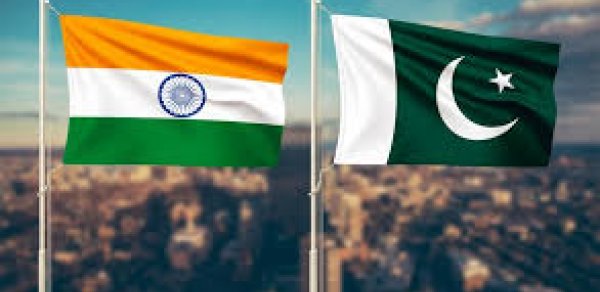 Hindistan pakistanlı diplomatı ölkədən çıxarır