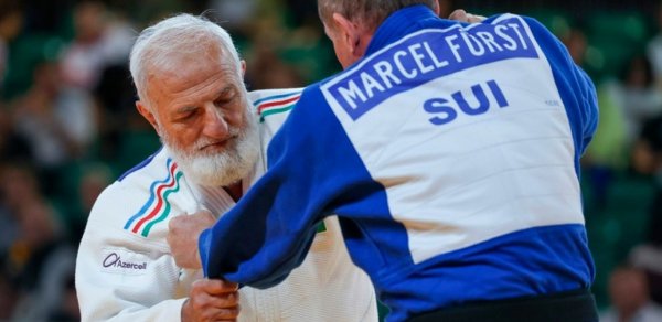 Veteran cüdoçumuz Avropa çempionatında qızıl medal QAZANDI