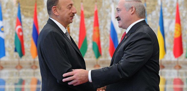 Lukaşenko İlham Əliyevi təbrik etdi