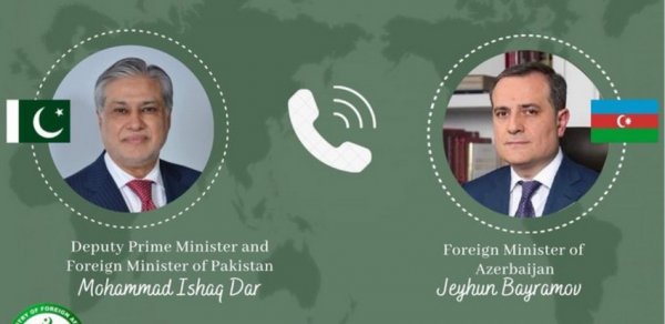 Ceyhun Bayramov pakistanlı həmkarı ilə Şahbaz Şərifin Azərbaycana səfərini müzakirə edib