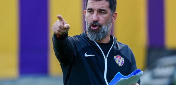 Arda Turan baş məşqçisi olduğu klubdan ayrılıb