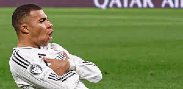 Kilian Mbappe “Qızıl buts” mükafatını qazandı