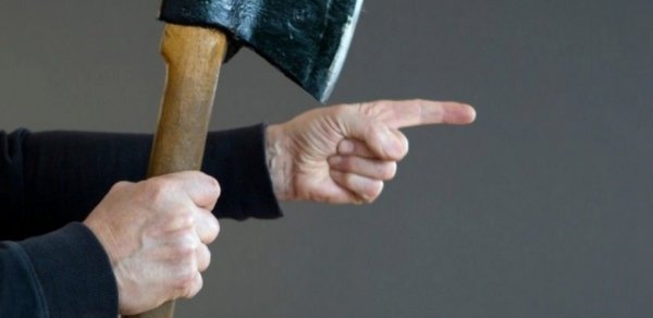 Arvadını qucaqlayan müəllimi baltaladı - Dəhşətli cinayətin təfərrüatı