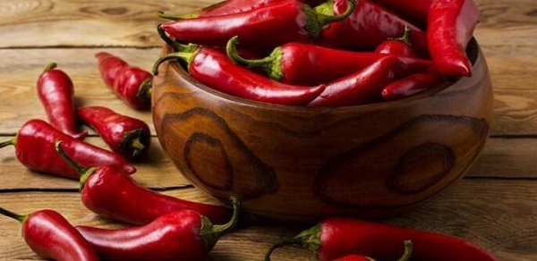 Acı bibər yeməyin sağlamlığa 5 TƏSİRİ