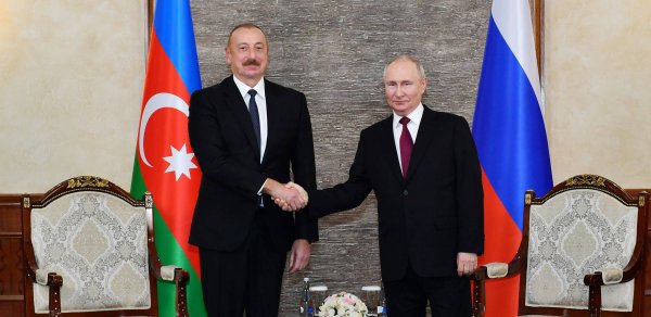 Vladimir Putin Prezident İlham Əliyevi təbrik etdi