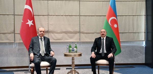 Laçında İlham Əliyevlə Ərdoğan arasında təkbətək görüş başlayıb