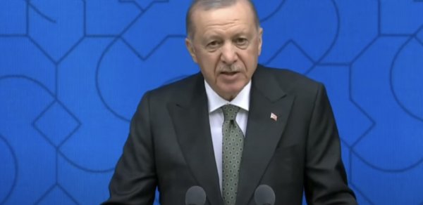 Ərdoğan Laçında Səməd Vurğunun "Azərbaycan" şeirini səsləndirib