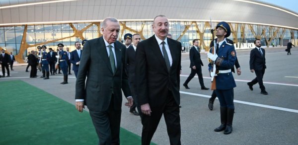 İlham Əliyev Ərdoğanı yola saldı - FOTOLAR
