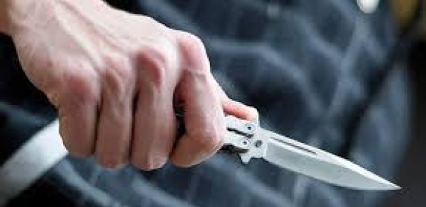 Xırdalanda bir nəfər mübahisə etdiyi şəxslər tərəfindən bıçaqlanıb