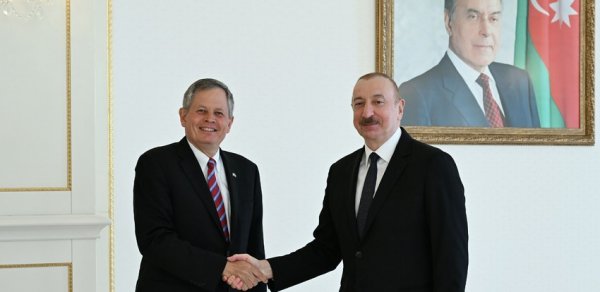 İlham Əliyev ABŞ Senatının Xarici Əlaqələr Komitəsinin üzvünü qəbul etdi