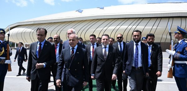 Şahbaz Şərifin Azərbaycana səfəri başa çatdı