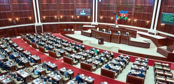 Milli Məclisin yaz sessiyası üzrə son plenar iclası başlayıb