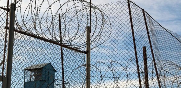 Bakıda cəzaçəkmə müəssisəsində binanın dam örtüyü uçub, xəsarət alan var