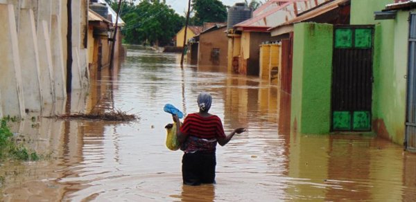 Nigeriyada daşqınlar nəticəsində 200-dən çox insan həlak oldu