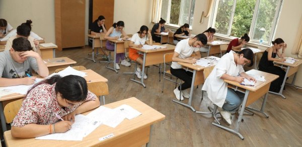 Doqquzuncu siniflər arasında oxuyub-yazmağı bilməyən şagirdlərin sayı AÇIQLANDI