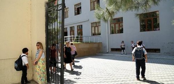 Bərdədə məktəbdə faciə: Şagird üçüncü mərtəbədən yıxıldı
