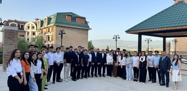 Elxan Nəcəfov Qarabağ Universitetində təhsil alan naxçıvanlı tələbələrlə görüşdü - FOTOLAR