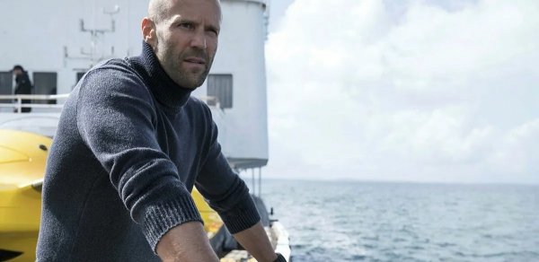 Dünya ulduzu Ceyson Statham tətil üçün Antalyaya gəlib