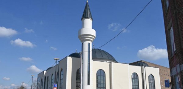 Fransada məsciddə Quran yandıran şəxs həbs edildi