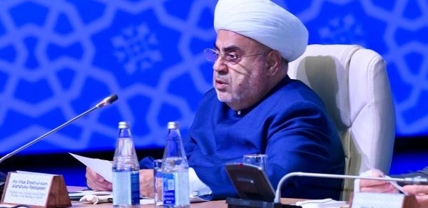 Şeyxülislam: Onunla görüşməyi özümə yaraşdırmıram