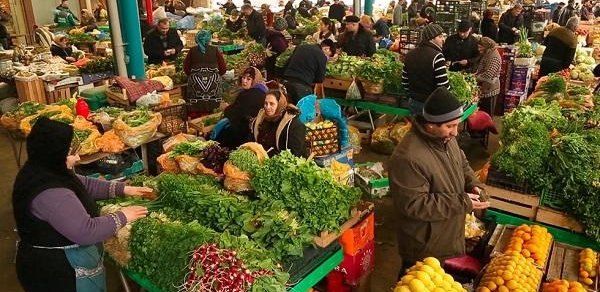 Moskvada azərbaycanlıların çalışdığı bazara hücum... - VİDEO
