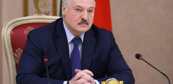 Lukaşenko: Belarus ətrafında gərgin vəziyyət hökm sürür