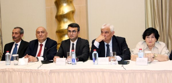 “Konstitusiya etnomədəni müxtəlifliyin qarantı kimi” mövzusunda konfrans keçirilib - FOTOLAR