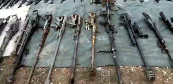 İraqın şimalında çoxlu sayda silah və sursat ələ keçirildi