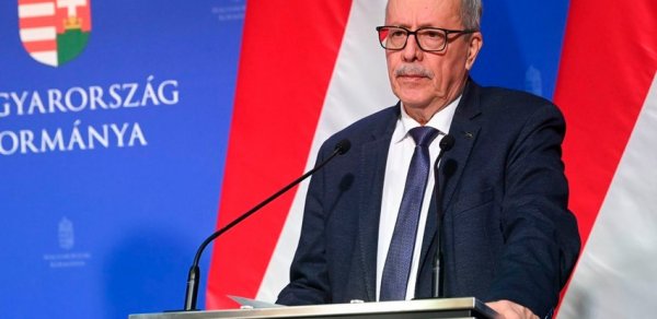 Macarıstan gündə bir milyon avro kəsilən cəriməni ləğv etdirmək istəyir