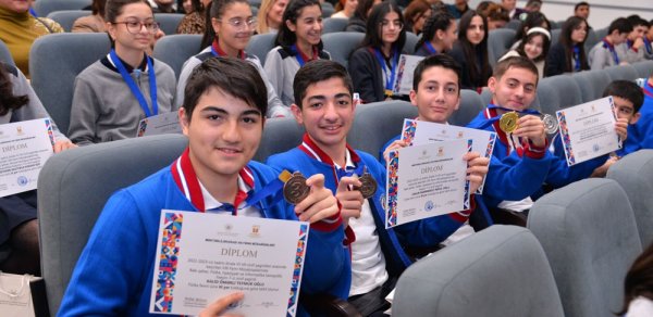 Paytaxt məktəbliləri olimpiadalarda 89 medal qazanıb
