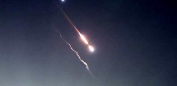 KİV: İranın iki raketi İordaniya və Suriyaya düşüb